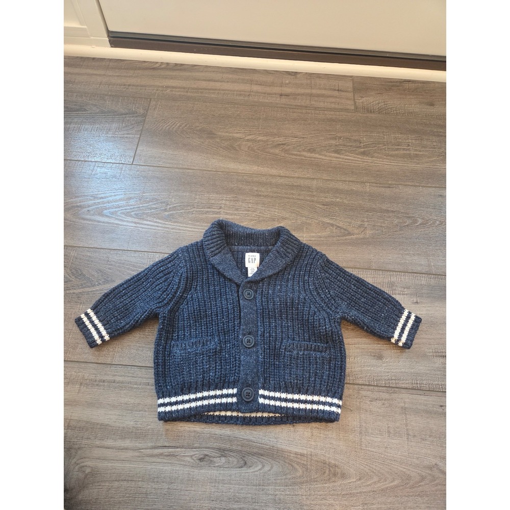 Baby‎ gap cardigan size 0-3 mos